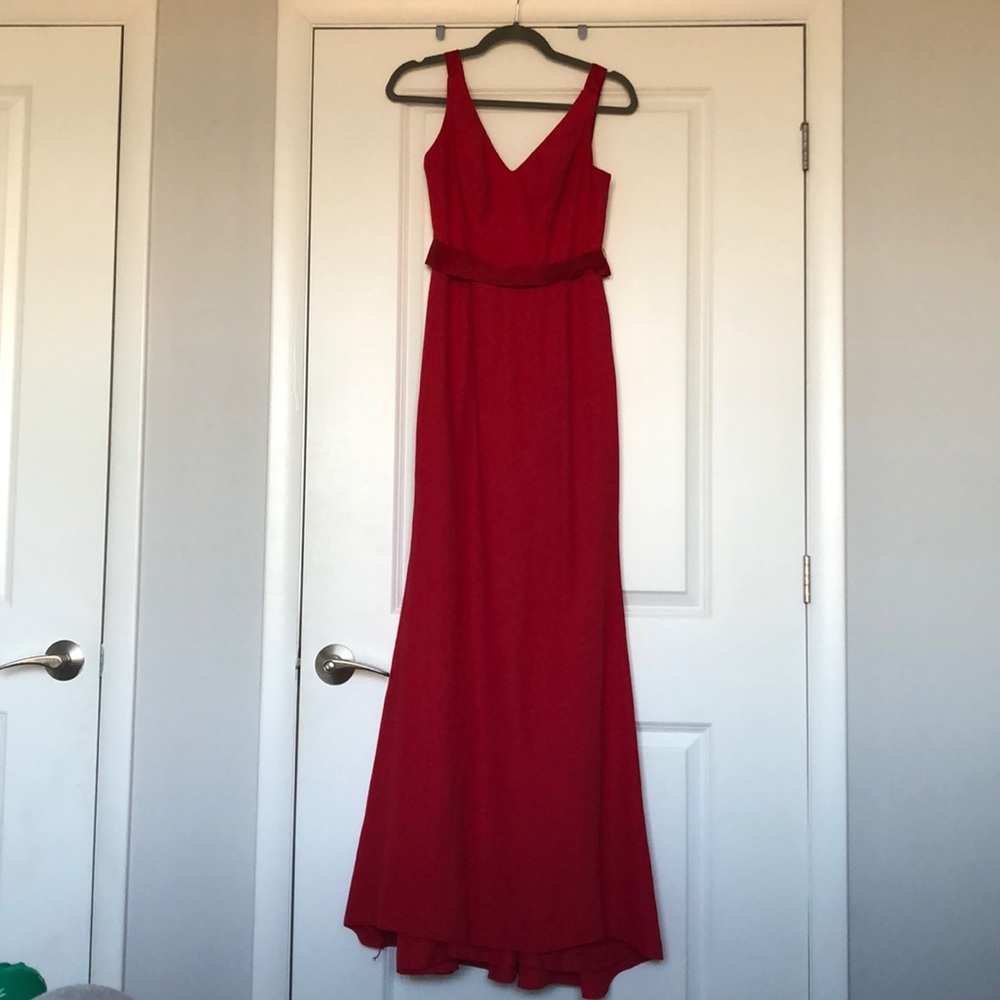 Vera Wang White Formal Dress size 2